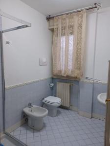 Bilik mandi di Brescia, Residenza al parco +17 gambar