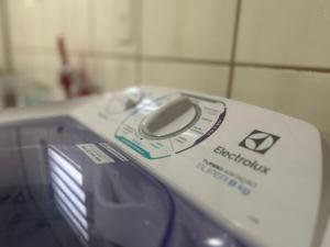 a close up of a white toilet in a bathroom at SOBRADO Com 3 QUARTOS NO CORAÇÃO DO COSTA E SILVA in Joinville +62 photos