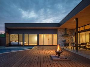 Bazén v ubytování Private Villa Glampimg 富士山中湖 nebo v jeho okolí