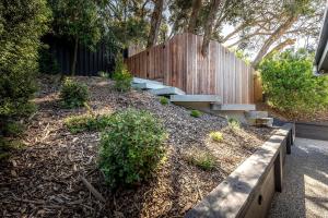 Gallery image of Aura Hot Tub Retreat - Unique Cedar Hot Tub Experience, 650m to Tyrone Foreshore in Rye