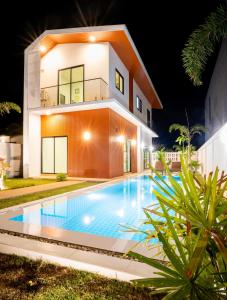 Bazén v ubytování Krabi Private Pool Villa 1 by Belcarrra Spaces nebo v jeho okolí