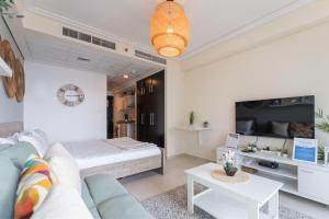 صورة لـ HAVN - Studio Apartment in Goldcrest Views, JLT في دبي