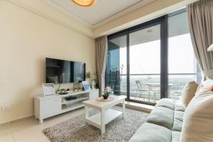 صورة لـ HAVN - Studio Apartment in Goldcrest Views, JLT في دبي