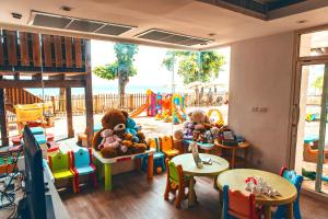 入住Sheraton Samui Resort的儿童