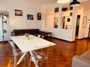 A seating area at Guest Corso Italia