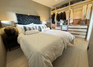 Ένα ή περισσότερα κρεβάτια σε δωμάτιο στο Spacious & Modern Apartment - Central - Stavanger - Sea view
