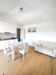 Η κουζίνα ή μικρή κουζίνα στο Olbia Mare Luxury Apartment