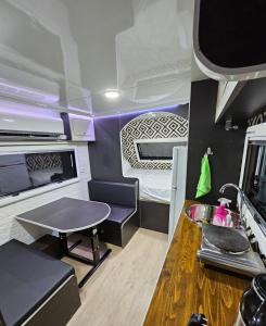 Køkken eller tekøkken på יהליס קראוונים - לנפוש על גלגלים