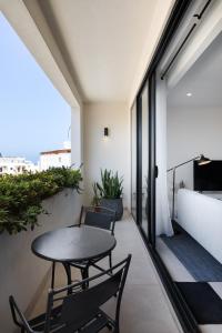 Balkón nebo terasa v ubytování Modern 1BR Spacious Apartment with Terrace - Close to St Thomas Bay
