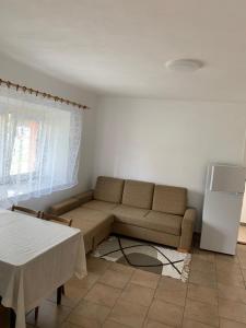 Posezení v ubytování Apartmá 2 Zbytiny + 2 fotografie