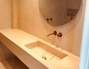 Koupelna v ubytování Casa Gina Old Town Marbella Center 4 Bedrooms + 27 fotografií