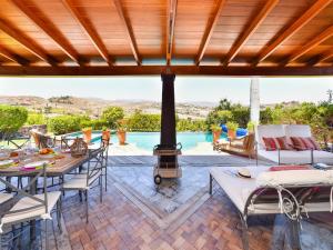 A balcony or terrace at Villa Gran Canaria Specialodges