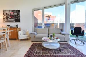 A seating area at Villa Gran Canaria Specialodges