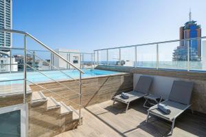 Bazén v ubytování Hotel Scirocco St Julian's, Affiliated by Melia nebo v jeho okolí