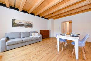 アセンサ・ディ・ブレンソーレにあるCharm Lakefront Apartmentsのギャラリーの写真