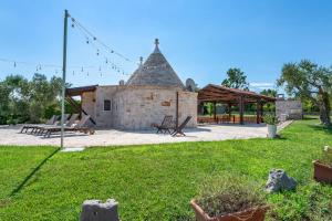 Κήπος έξω από το Trulli Relais