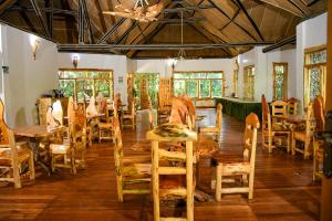 Restaurace v ubytování Dovenest Lodge