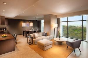 DoubleTree By Hilton Seoul Pangyo Residences的休息区