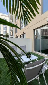 Fotografie z fotogalerie ubytování Luxurious studio apartment with private garden v destinaci Sharjah