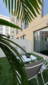 Fotografie z fotogalerie ubytování Luxurious studio apartment with private garden v destinaci Sharjah