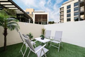 Fotografie z fotogalerie ubytování Luxurious studio apartment with private garden v destinaci Sharjah