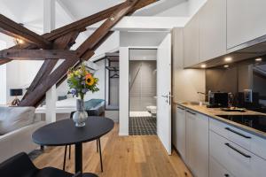 Cucina o angolo cottura di GLANDON Rooms Haldenhof - Self-Check-In