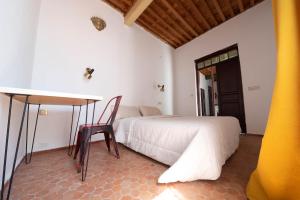 Llit o llits en una habitació de Riad Mtamer, Tetouan