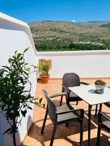 Nespecifikovaný výhled na hory nebo výhled na hory při pohledu z aparthotelu