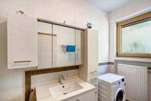 Bilik mandi di Ferienwohnung Moni +20 gambar