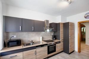 Dapur atau dapur kecil di Ferienwohnung Moni