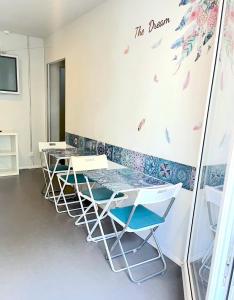TV a/nebo společenská místnost v ubytování BNB near Brandenburg Gate - Rooms & Apartments