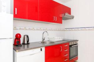 Kuchyň nebo kuchyňský kout v ubytování Ocean Front Teneriffa 2 Bedroom Penthouse Costa Adeje