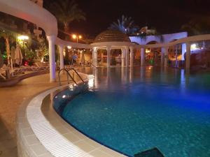 Bazén v ubytování New on booking Top Class Excluzive Luxury De -Golf Resort nebo v jeho okolí