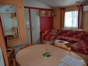 VaudreuilleにあるMobil-home Rivieraのギャラリーの写真