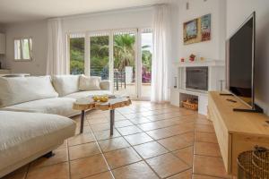 Μια τηλεόραση ή/και κέντρο ψυχαγωγίας στο Villa Polina