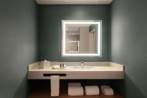 A bathroom at Fairfield by Marriott Lima Miraflores
