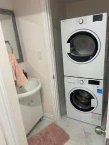 Imagen de la galería de Beautiful 2-bedroom basement apartment in center of Milton, en Milton