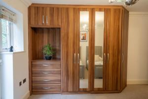 Koupelna v ubytování Emirates House, Luxe 5 Bed, with King sized Beds, next to Aiport & NEC, JLR 5 mins + 53 fotografií