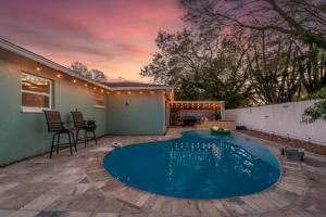 Hồ bơi trong/gần Clearwater Beach House - Heated Pool - Hot Tub