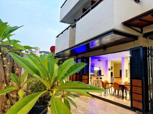 Balkón nebo terasa v ubytování patong v hotel