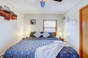 Ένα ή περισσότερα κρεβάτια σε δωμάτιο στο Luxury Artistic Condo Historic Location