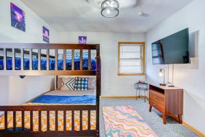 Gallery image of 90s Condo Family Friendly in Elmwood Park +6 photos