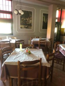 Χώρος καθιστικού στο Bar Restaurant Hotel Drraska