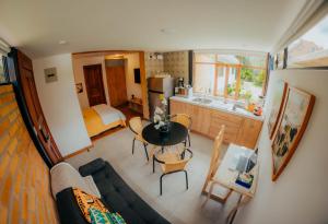 Χώρος καθιστικού στο El Jardín, Parqueadero, Wi-fi & SmartTV2