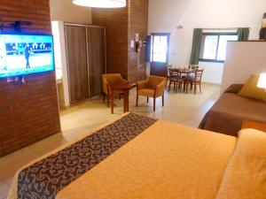 Galeriebild der Unterkunft Jardines del Cielo Cabañas & Apart Suites in Nono