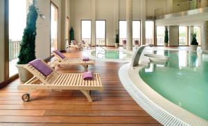 Bazén v ubytování Hotel & Spa Real Badaguás Jaca nebo v jeho okolí