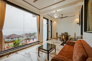 Posezení v ubytování The leaf resort Mahabaleshwar