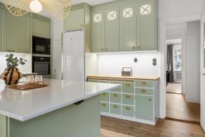 Köök või kööginurk majutusasutuses Stålbrogatan