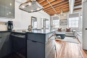Η κουζίνα ή μικρή κουζίνα στο Ironworks Building +125 φωτογραφίες