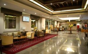Posezení v ubytování Ramee Guestline Hotel + 37 fotografií